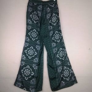 Soncy Smocked Waistband Pants Size 00 (10) in Green w/‎ White Floral Design